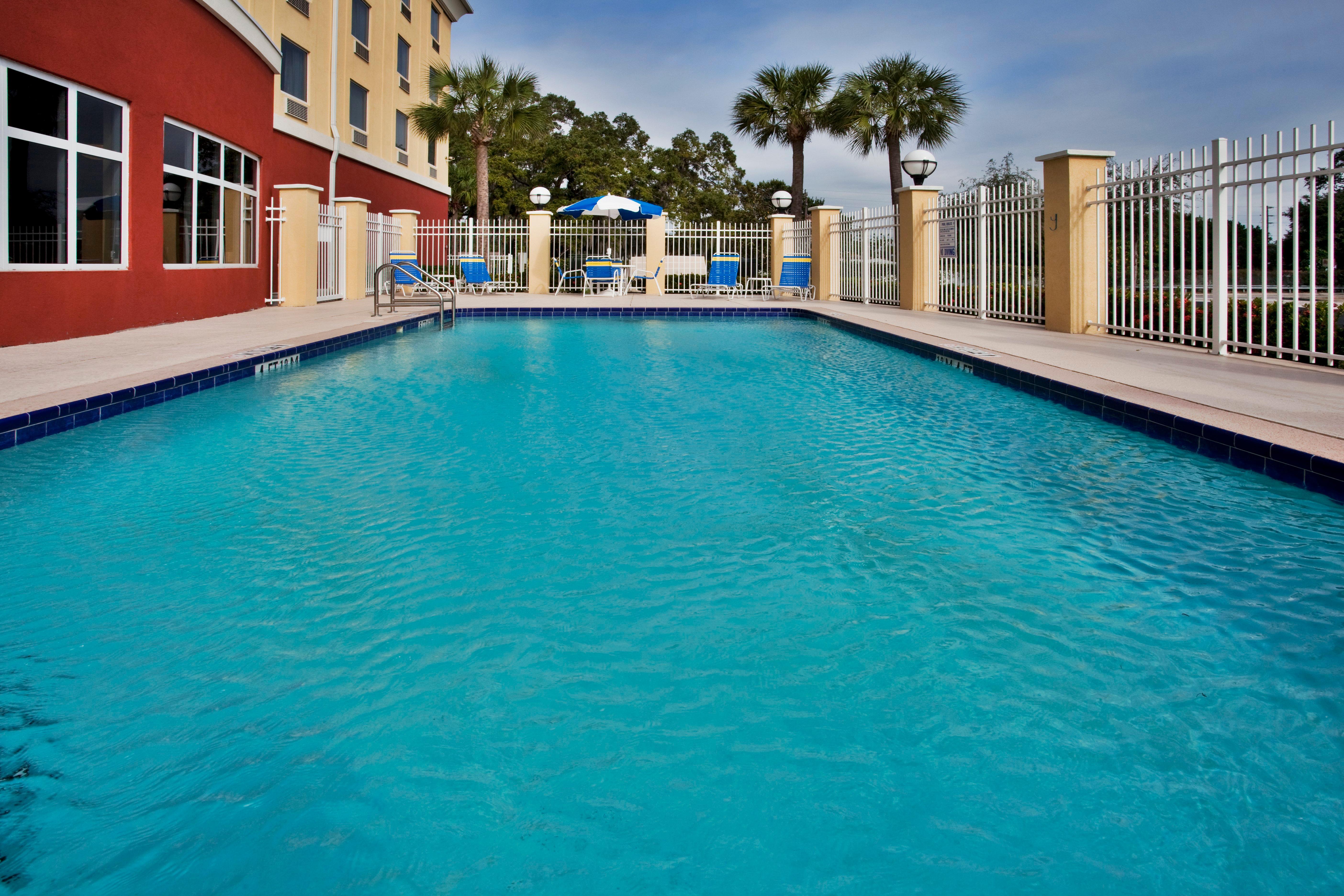 Holiday Inn Express St. Petersburg North / I-275 By Ihg Экстерьер фото