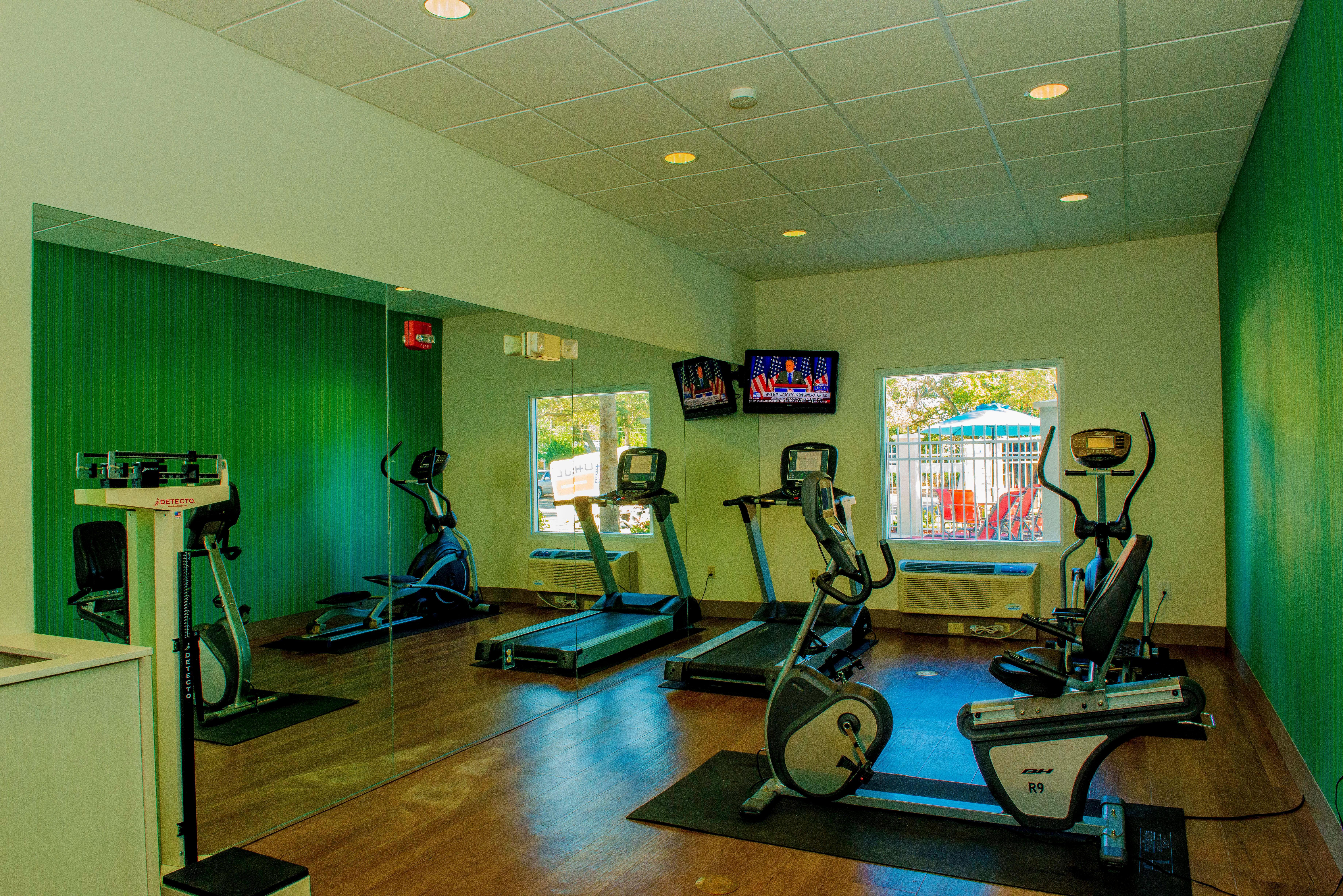 Holiday Inn Express St. Petersburg North / I-275 By Ihg Экстерьер фото